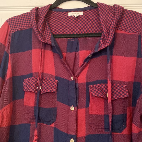 Maurices red and blue hooded button front top. Long sleeve or 3/4 length sleeve. - Picture 2 of 9